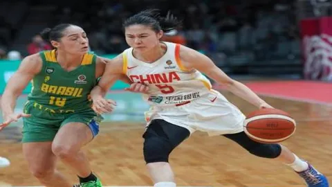 大乐透期号专家推荐分析：谁能赢得高分