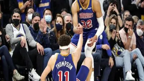 利物浦大胜红军对决，萨拉赫双响锁定英超冠军悬念